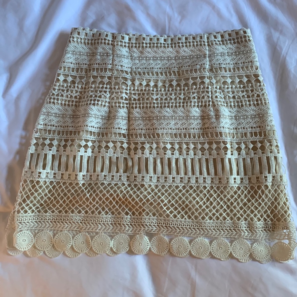Showpo size 8, white and nude skirt